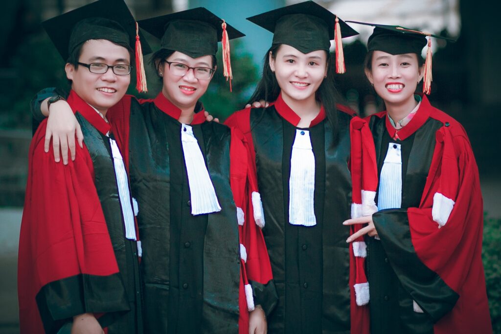 USA Scholarships for Pakistani Students 2024-2025 USA Scholarships for Pakistani Students 2024-2025